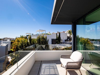 Villa zum Verkauf in El Campanario, Estepona