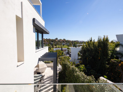 Villa zum Verkauf in El Campanario, Estepona