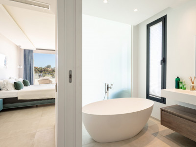 Villa zum Verkauf in El Campanario, Estepona