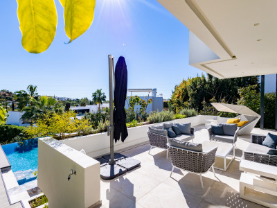 Villa zum Verkauf in El Campanario, Estepona