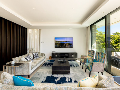 Villa zum Verkauf in El Campanario, Estepona