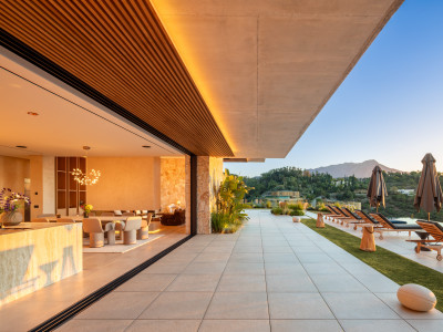 Villa for sale in El Madroñal, Benahavis