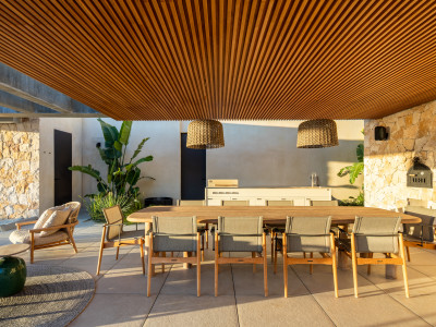 Villa for sale in El Madroñal, Benahavis