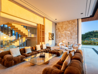 Villa for sale in El Madroñal, Benahavis