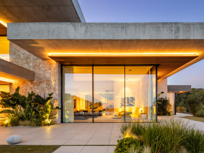 Villa for sale in El Madroñal, Benahavis