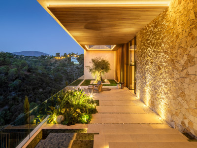 Villa for sale in El Madroñal, Benahavis