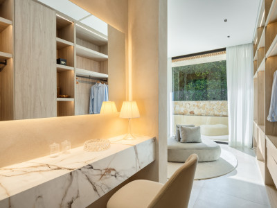 Villa for sale in El Madroñal, Benahavis