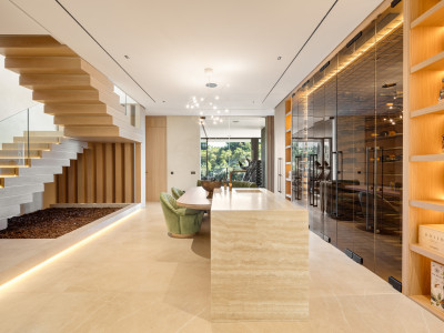 Villa for sale in El Madroñal, Benahavis