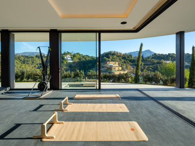 Villa for sale in El Madroñal, Benahavis