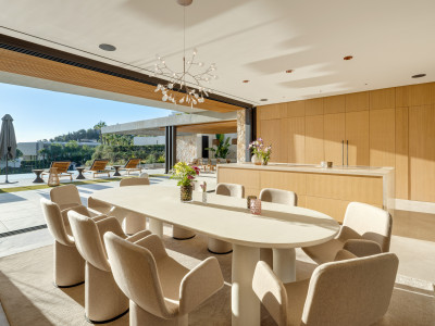 Villa for sale in El Madroñal, Benahavis