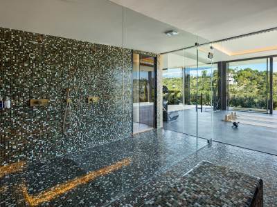 Villa for sale in El Madroñal, Benahavis