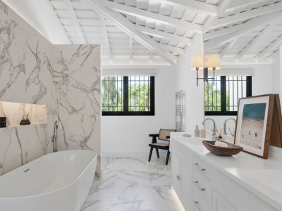 Villa à vendre à Los Naranjos, Nueva Andalucia