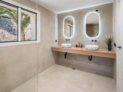 Penthouse for sale in La Quinta Golf, Benahavis