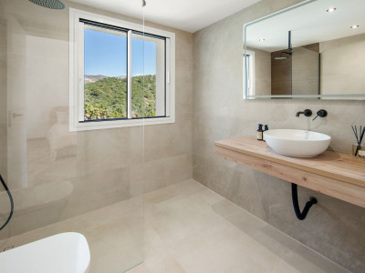 Penthouse for sale in La Quinta Golf, Benahavis