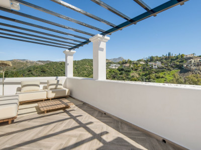Penthouse for sale in La Quinta Golf, Benahavis