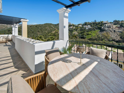 Penthouse for sale in La Quinta Golf, Benahavis