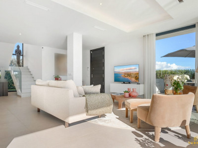 Villa en venta en La Duquesa, Manilva