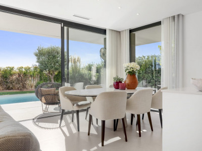 Villa en venta en La Duquesa, Manilva