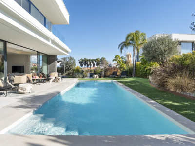 Villa en venta en La Duquesa, Manilva