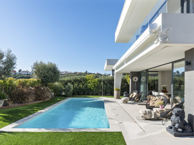 Villa en venta en La Duquesa, Manilva