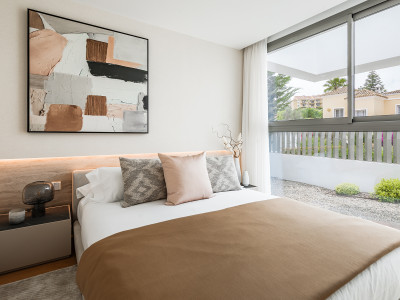 Villa en venta en El Paraiso, Estepona