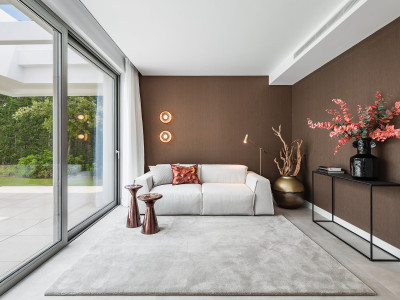 Villa en venta en El Paraiso, Estepona