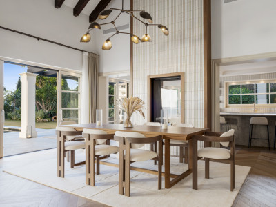 Villa for sale in Nueva Andalucia