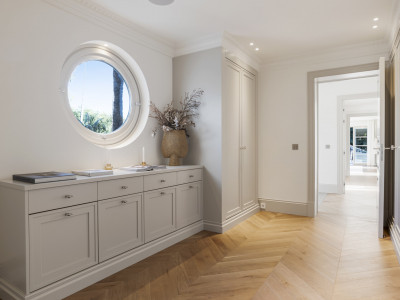 Villa for sale in Nueva Andalucia