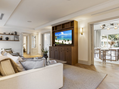 Villa for sale in Nueva Andalucia