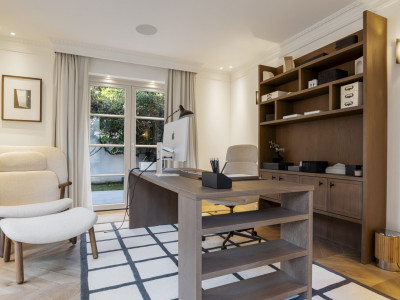 Villa for sale in Nueva Andalucia