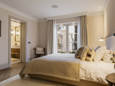 Villa for sale in Nueva Andalucia