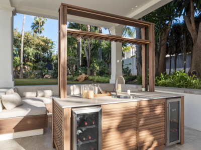 Villa for sale in Nueva Andalucia