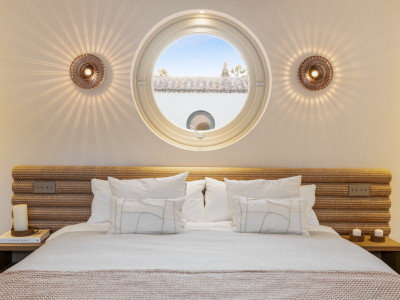 Villa for sale in Nueva Andalucia