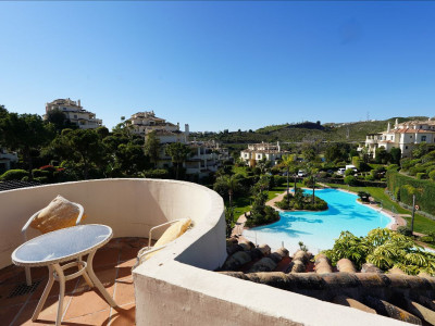 Апартамент в продаже в Los Capanes del Golf, Бенахавис