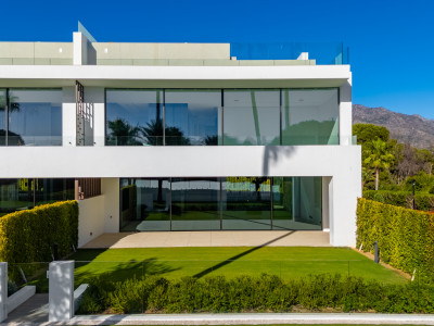 Semi Detached House for sale in Atalaya de Rio Verde, Nueva Andalucia