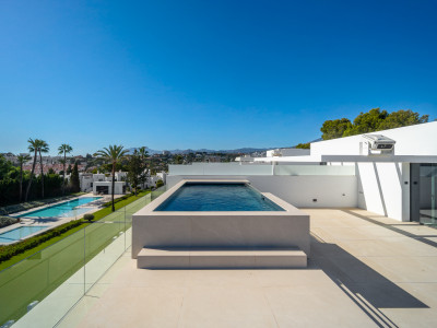 Semi Detached House for sale in Atalaya de Rio Verde, Nueva Andalucia