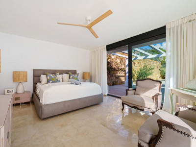 Villa for sale in Haza del Conde, Nueva Andalucia