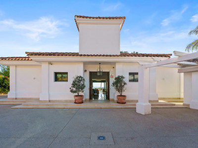 Villa for sale in Haza del Conde, Nueva Andalucia