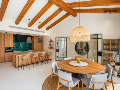 Villa for sale in Nueva Andalucia