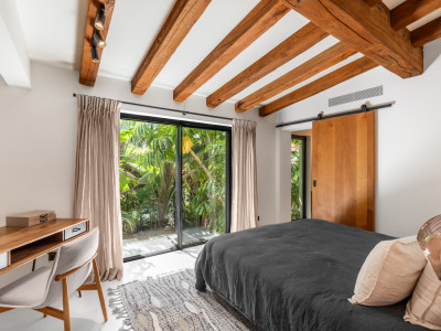 Villa for sale in Nueva Andalucia