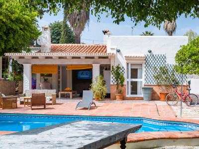 Villa for sale in Nueva Andalucia