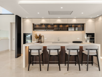 Villa en venta en Lomas del Virrey, Marbella Golden Mile