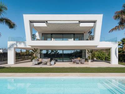Villa en venta en Lomas del Virrey, Marbella Golden Mile