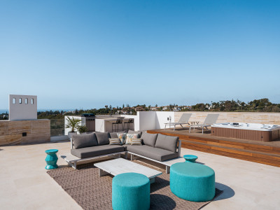 Villa en venta en Lomas del Virrey, Marbella Golden Mile