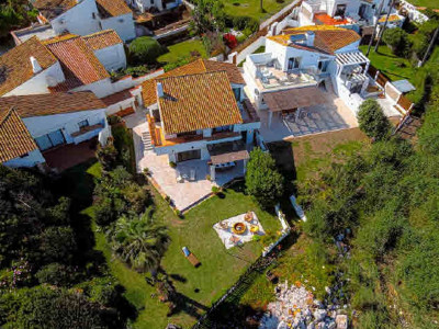 Villa for sale in Buenas Noches, Estepona