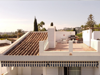 Zweistöckiges Penthouse zum Verkauf in Los Dragos, Nueva Andalucia