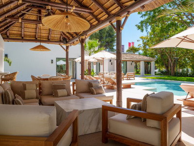 Villa for sale in Las Brisas, Nueva Andalucia