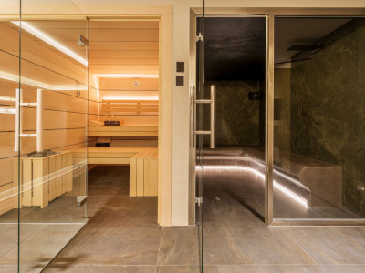 Villa for sale in Las Brisas, Nueva Andalucia