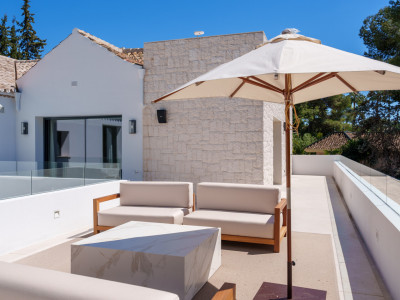 Villa for sale in Las Brisas, Nueva Andalucia