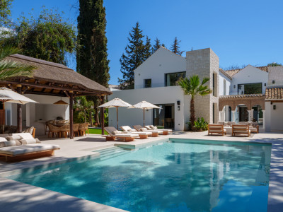 Villa for sale in Las Brisas, Nueva Andalucia